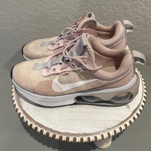 Nike Women's Air Max 2021 Wht/Thunder Bl/Pure Platinum/Archaeo Pink